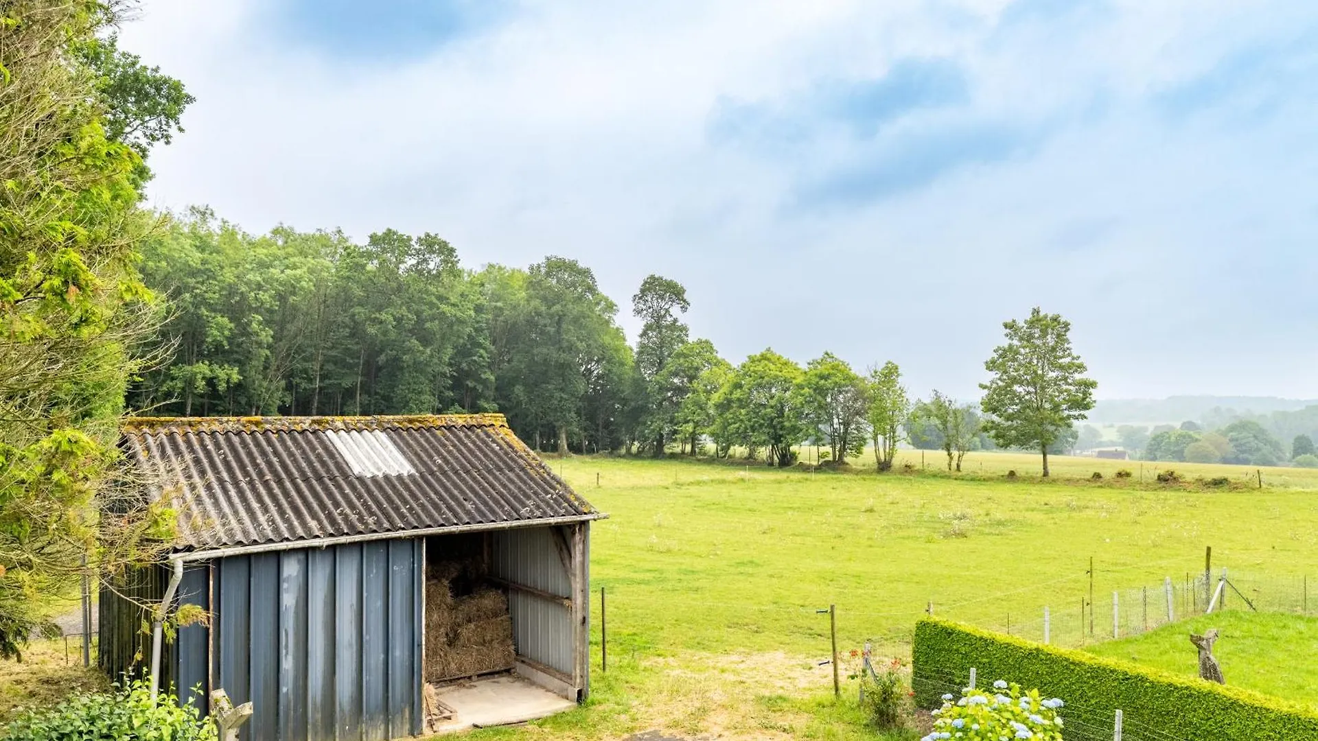 Semesterbostad La Maison Des Chevaux Saint-Vran Frankrike